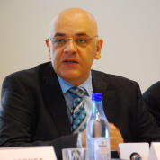 Raed Arafat va primi cea mai înaltă distincţie a statului francez